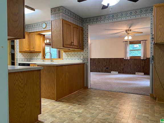 5th image of 507 Evelyn Dr