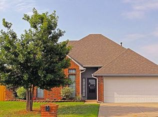 11820 NW 7th St, Yukon, OK 73099