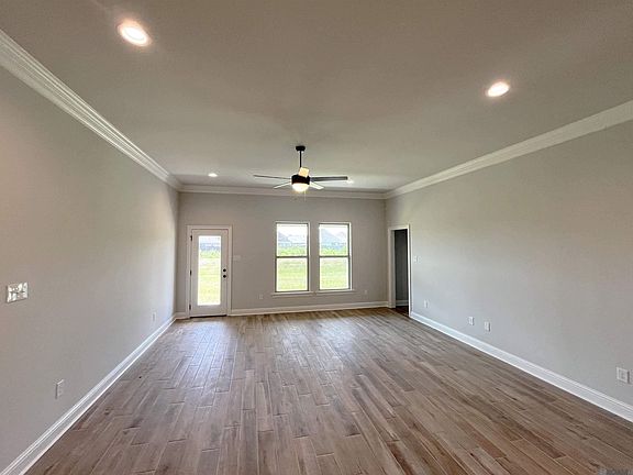 4th image of 11372 Densmore Dr