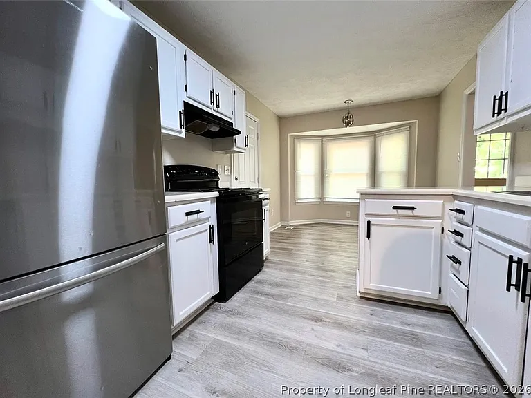 715 Ashburton Dr — Photo 4