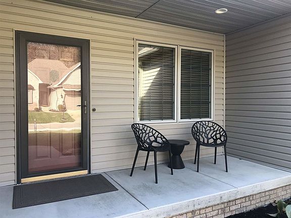 2nd image of 1742 Mill Pond Ln