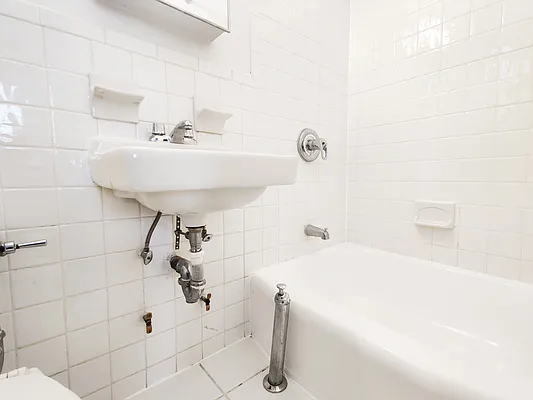 Rented by Sovereign Associates | media 6