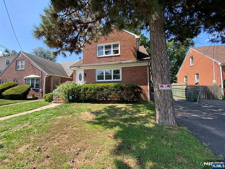 905 Sanford Ave — Photo 11