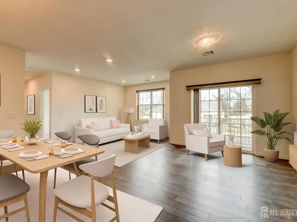 722 Lorhan Dr, Piscataway, NJ 08854