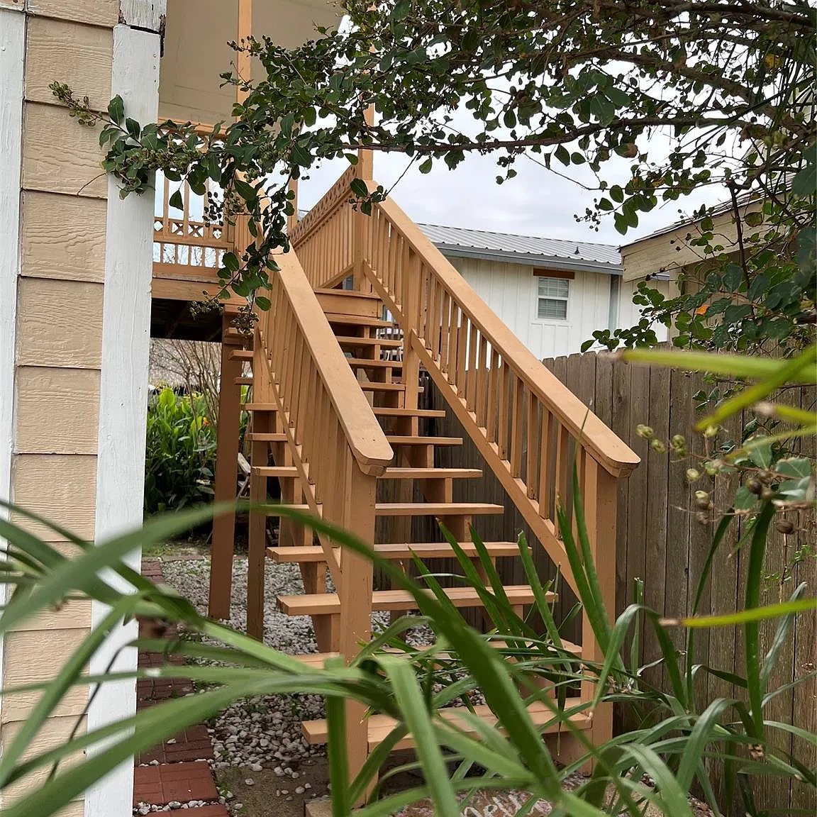 3 bed, 2.0 bath, 2028 sqft, $1,600 — Photo 3