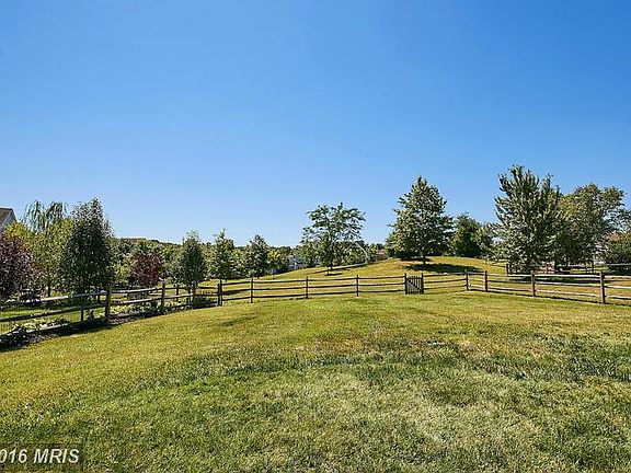 3rd image of 4044 Von Neuman Cir