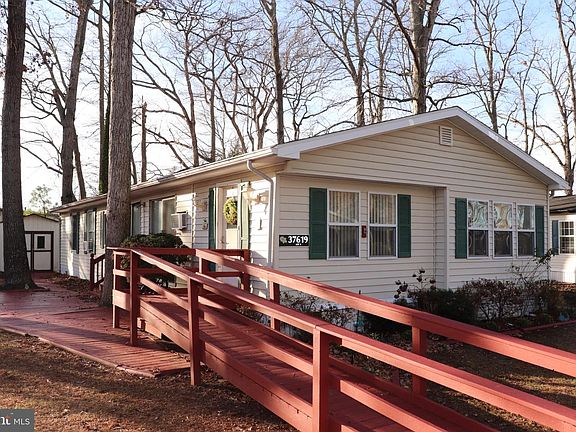 2nd image of 37619 Shady Cir