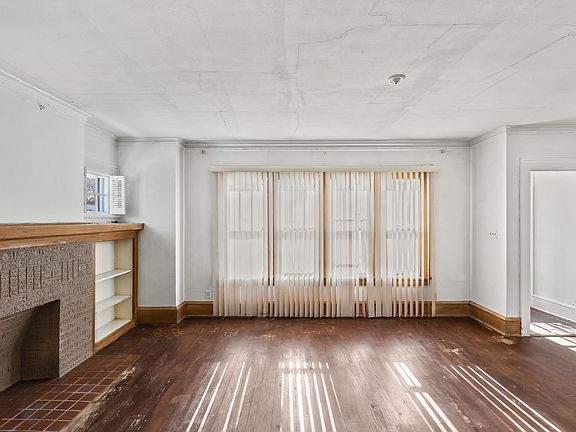 3rd image of 1916 E Jarvis St #1918