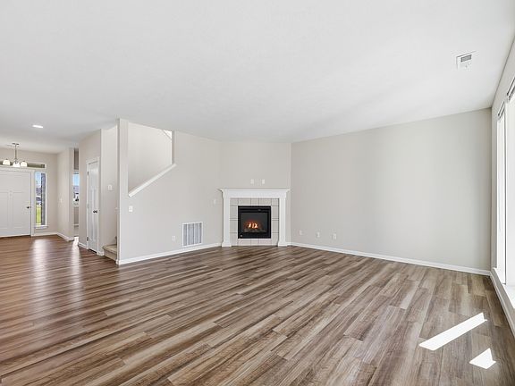 4th image of 1603 W Lavender Ct