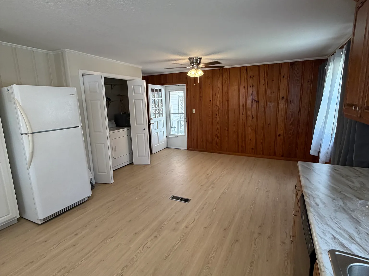 2 bed, 1129 sqft, $1,100 — Photo 3