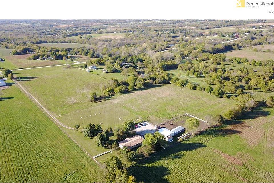 16.3 Acre Horse Ready Home!
