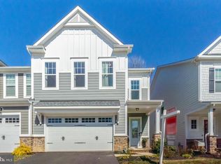 17855 Woods Overlook Dr, Dumfries, VA 22026