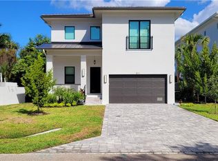 511 91st Ave N, Naples, FL 34108