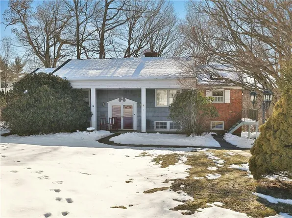 14 Lorenz Drive, Valhalla, NY 10595