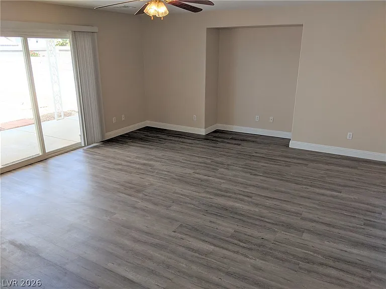 824 Ribbon Grass Ave — Photo 5