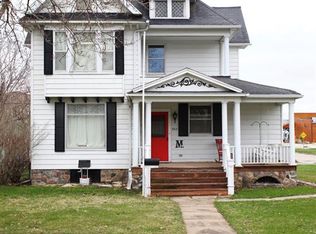 903 A Ave, Vinton, IA 52349