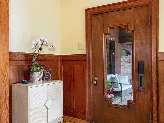 5th image of 489 Bellefontaine St