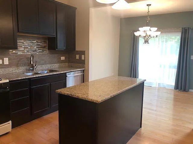 1534 Keystone Ct — Photo 2