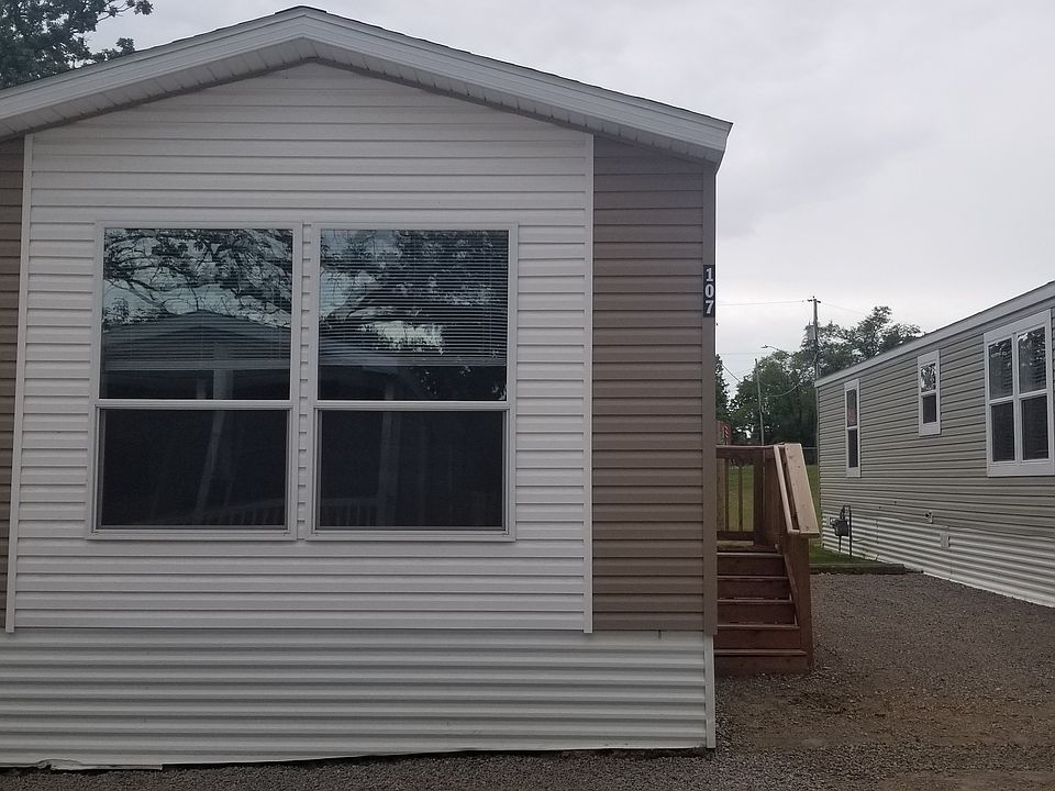 1st image of 2501 Lowry Ave NE #Vneg2e