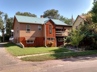 119 S Sanborn St, Chamberlain, SD 57325