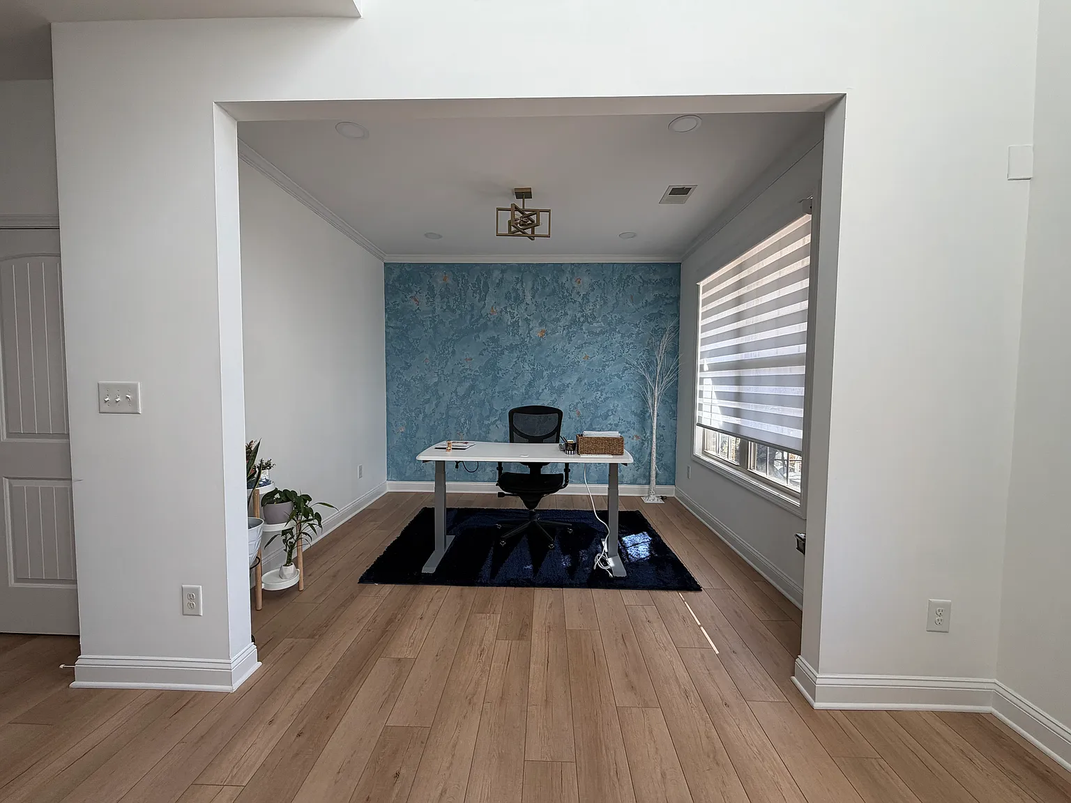 6 bed, 3632 sqft, $3,750 — Photo 3