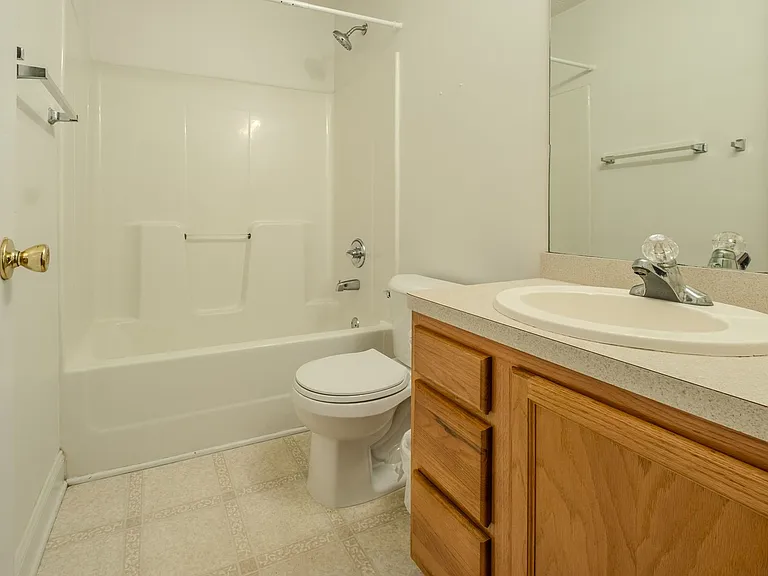 147 Westchester Cir — Photo 10