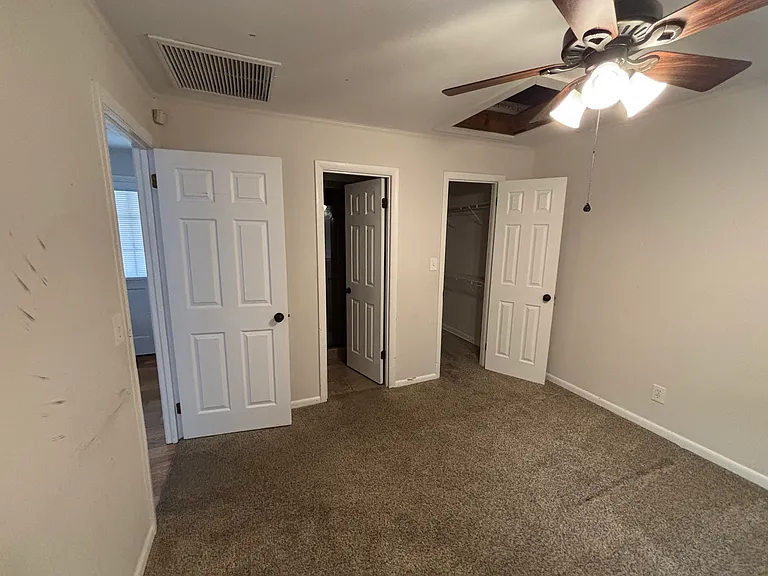 1117 Myers Park Dr #1 — Photo 8