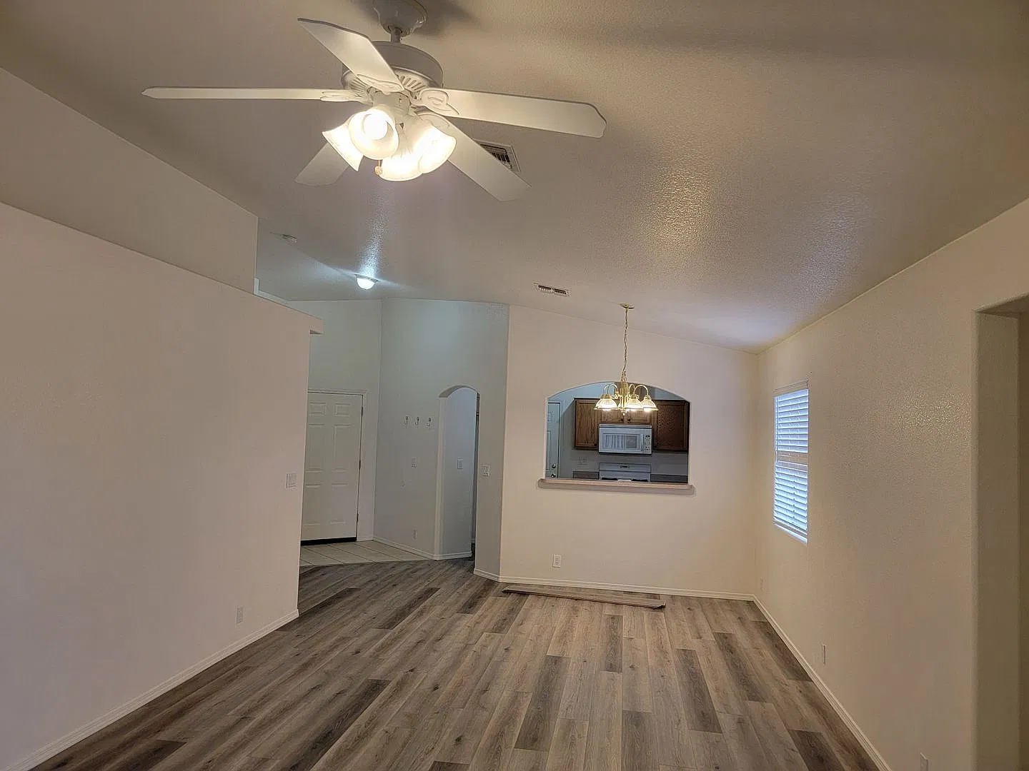 Newly Remodeled 3 Bedroom Home in Bullhead City — Photo 4