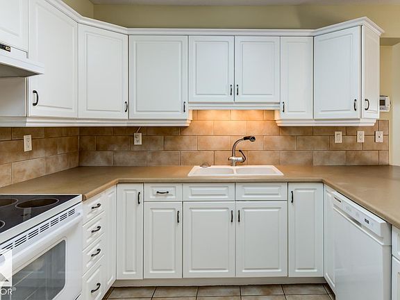 4th image of 8942 156th St NW #312