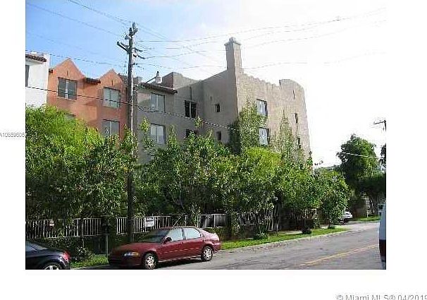 2nd image of 2630 SW 28th St APT 9