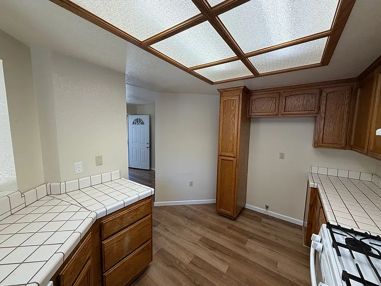 8801 Mohamed Cir — Photo 8