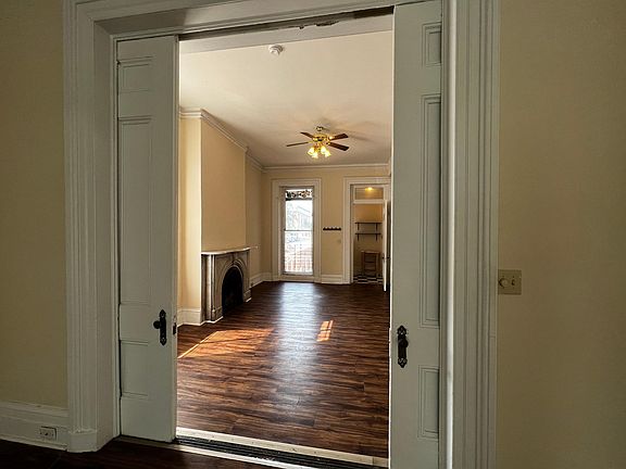 3rd image of 17 E Grace St #17B