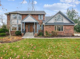 2637 Rossmoor Dr, Pittsburgh, PA