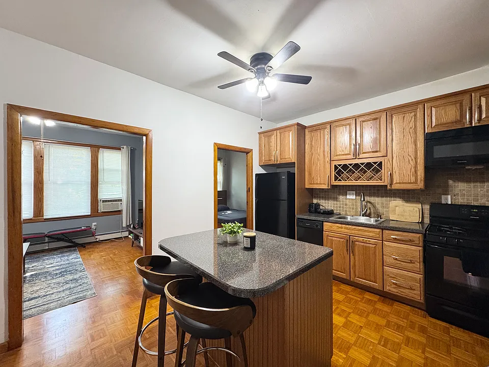 452 Avenue E #3
