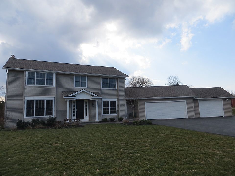 1st image of 125 Drumlin View Dr