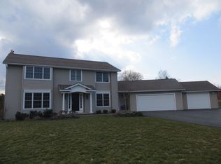 125 Drumlin View Dr, Mendon, NY 14506