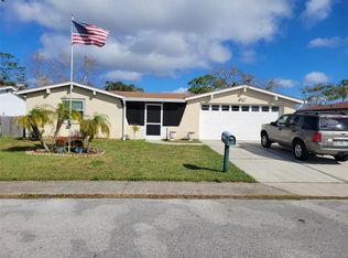 9736 Lakeside Ln, Port Richey, FL 34668