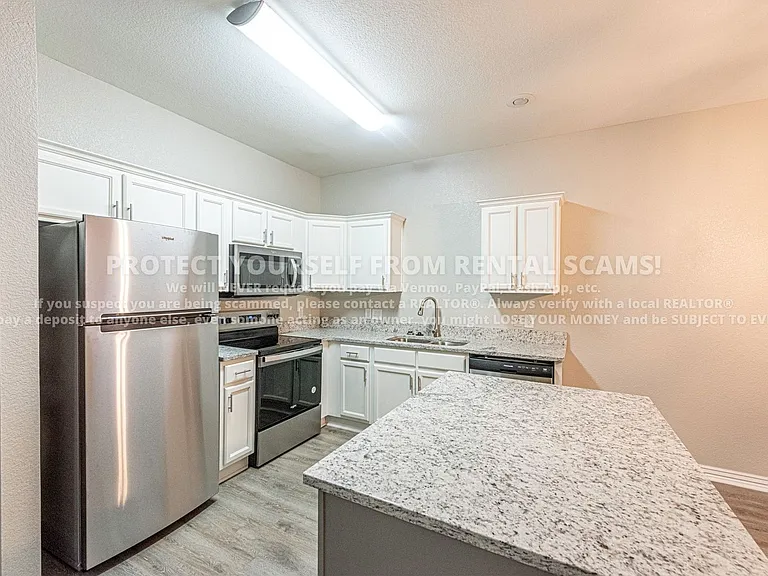 758 W Breeze Cv — Photo 6