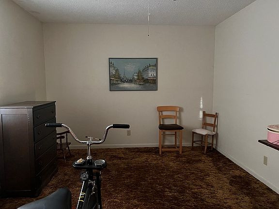 3rd image of 206 Skylark Dr