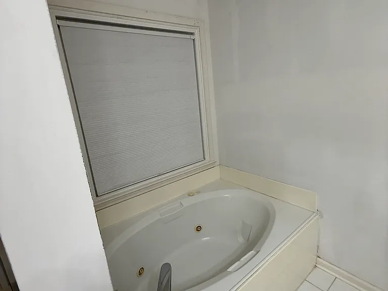 307 Lake Lennox Dr — Photo 6