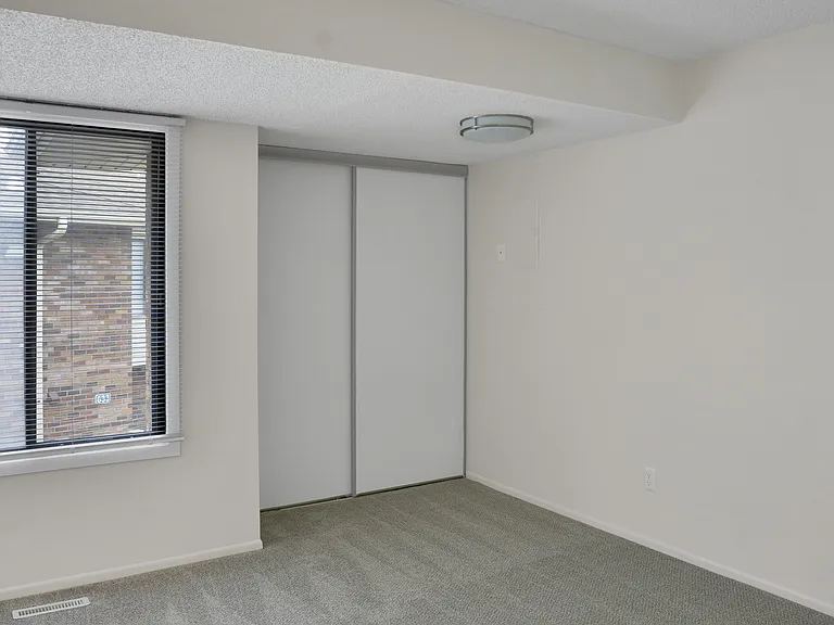 Auburn Townhomes — Photo 15
