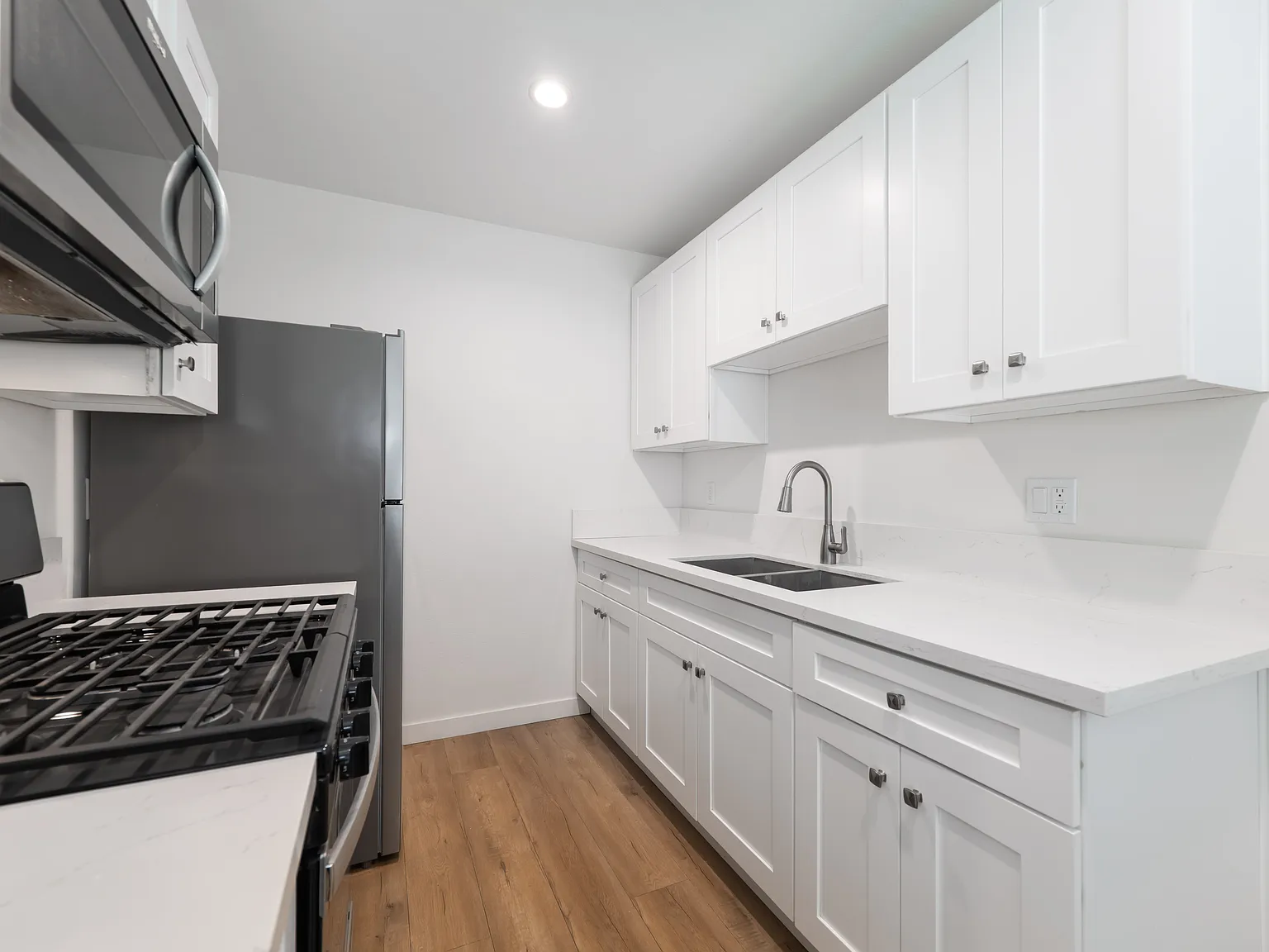 1 bed, 685 sqft, $2,350 — Photo 3