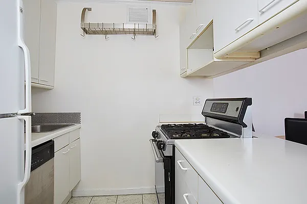 Rented by Compass | media 12