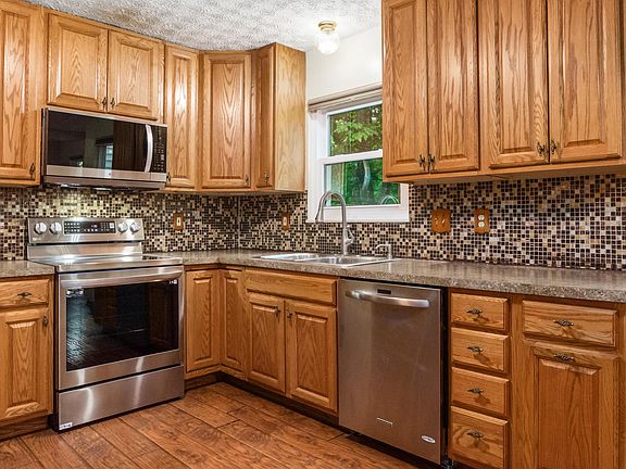 4th image of 880 Glen Rock Dr