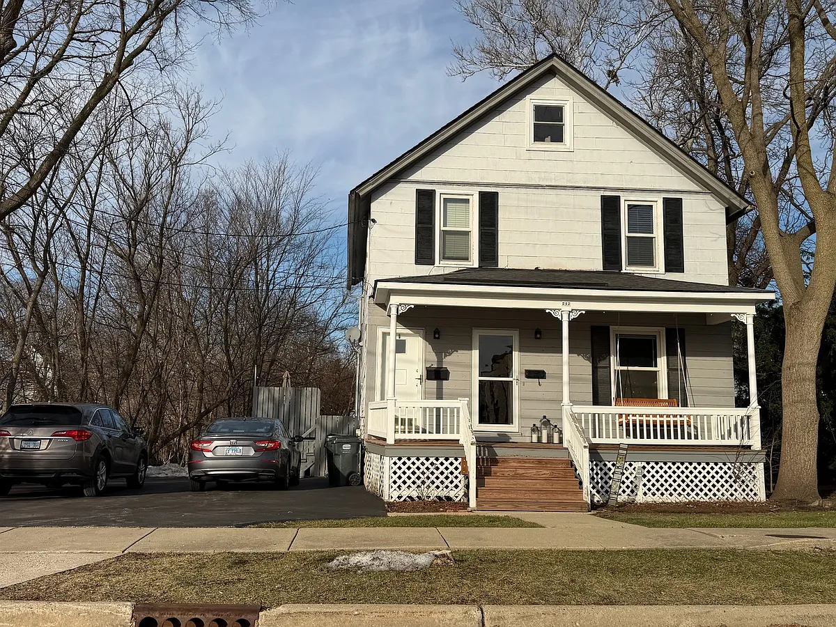 Building Photo - 212 Franklin St #1