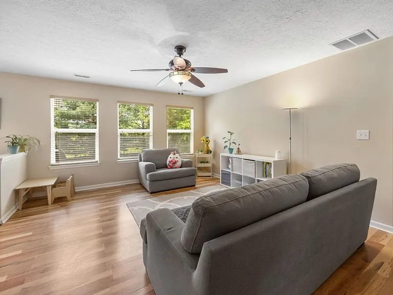 2831 Grackle Ln — Photo 5