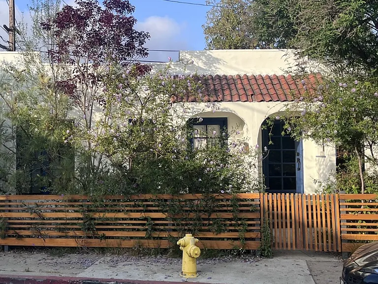 3004 Del Monte Dr — Photo 2