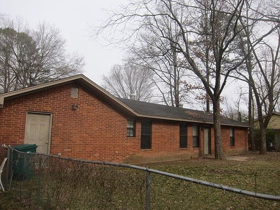 4th image of 604 E M St