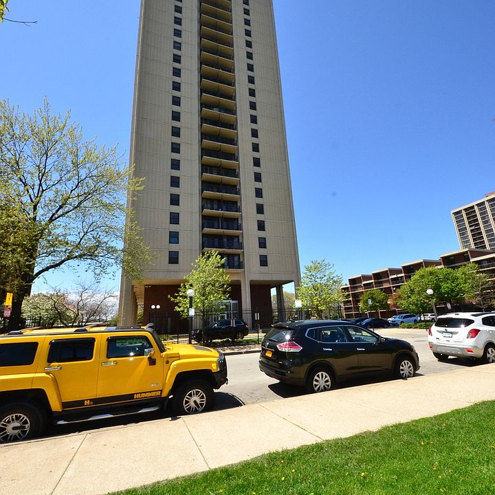 1st image of 3001 S Michigan Ave Unit 1604