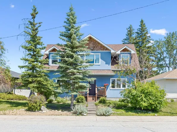 4936 Worcester Dr SW, Calgary, AB T3C 3L6